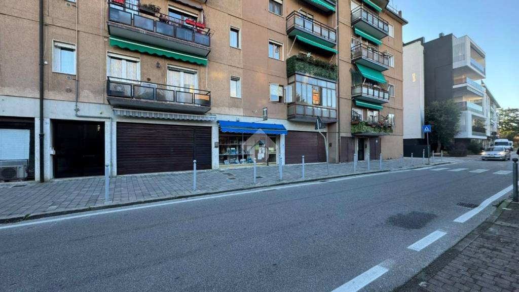negozio in vendita a Venezia in zona Mestre