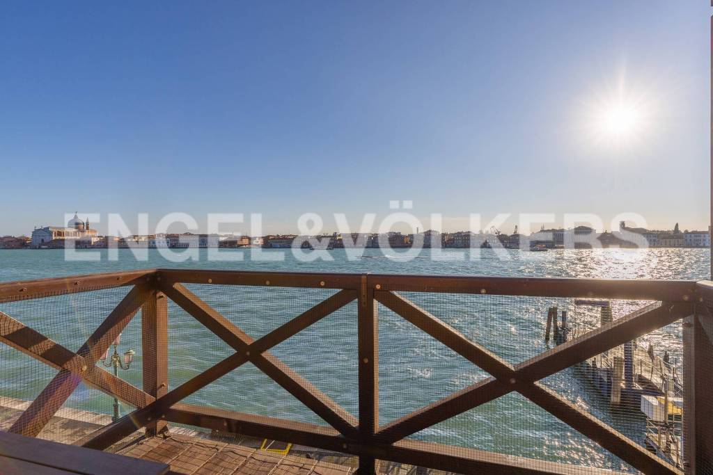 appartamento in vendita a Venezia in zona Sestiere Dorsoduro