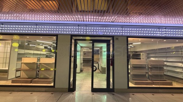 negozio in vendita a Venezia in zona Zelarino