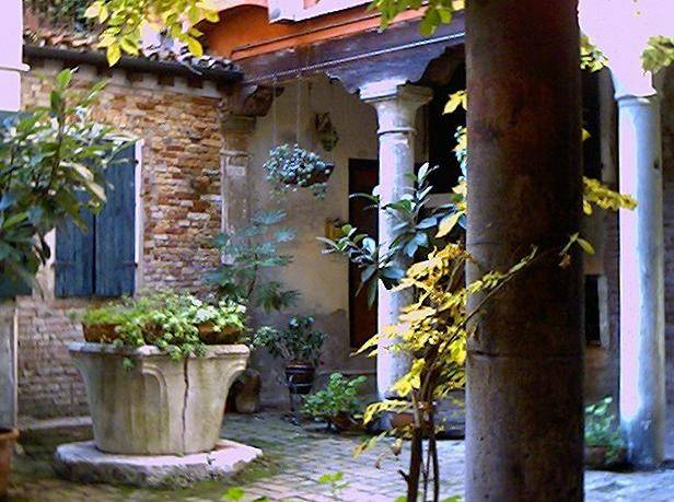 negozio in vendita a Venezia in zona Sestiere Dorsoduro