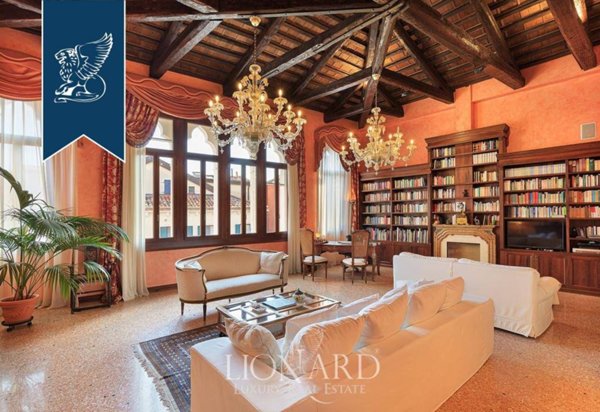 appartamento in vendita a Venezia in zona Murano