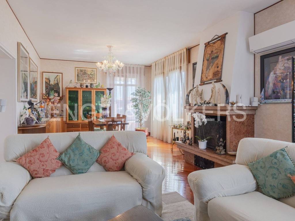 appartamento in vendita a Venezia in zona Lido di Venezia