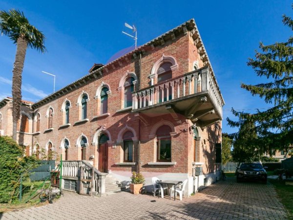 casa indipendente in vendita a Venezia in zona Pellestrina