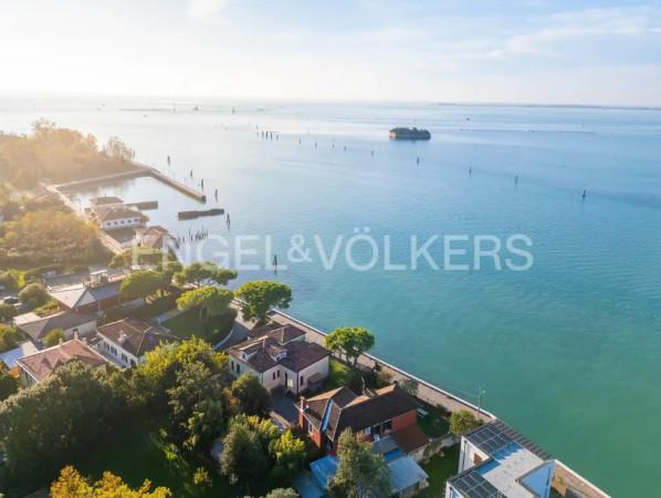 appartamento in vendita a Venezia in zona Lido di Venezia