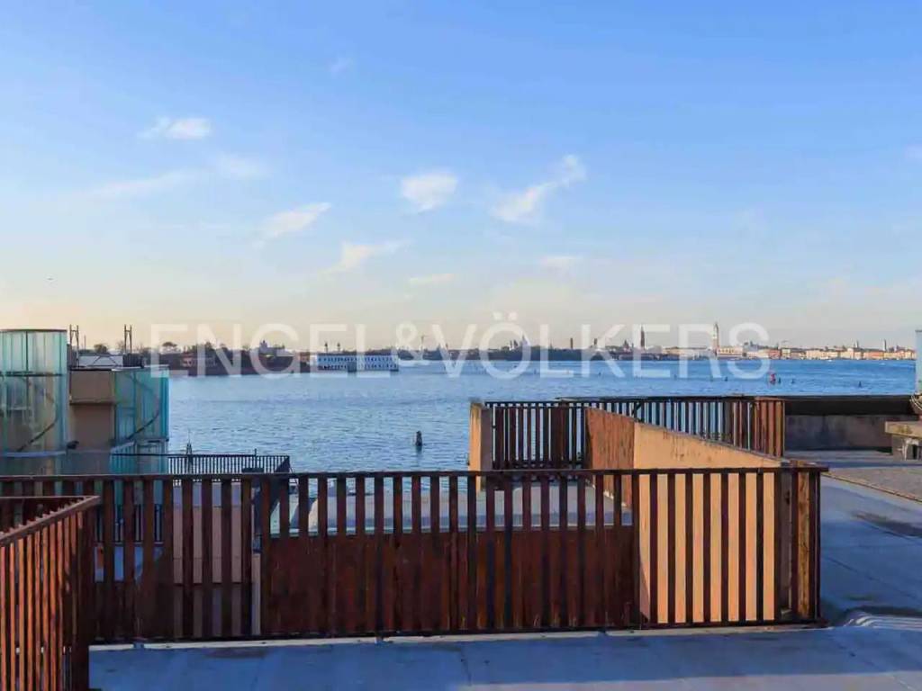 appartamento in vendita a Venezia in zona Lido di Venezia