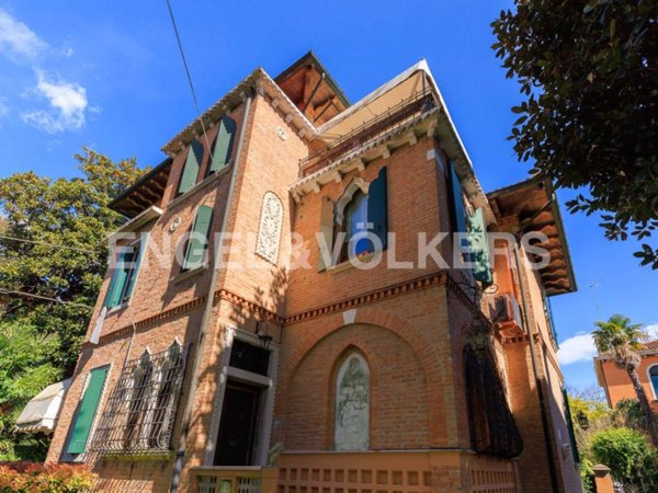 appartamento in vendita a Venezia in zona Lido di Venezia