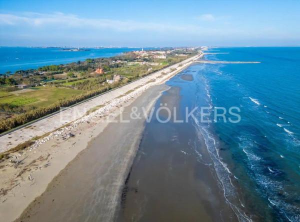 appartamento in vendita a Venezia in zona Lido di Venezia