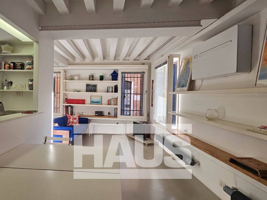 appartamento in vendita a Venezia in zona Sestiere Dorsoduro