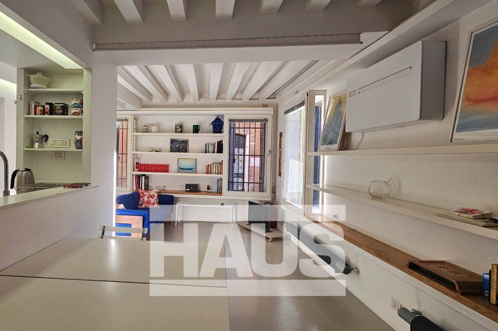 appartamento in vendita a Venezia in zona Sestiere Dorsoduro