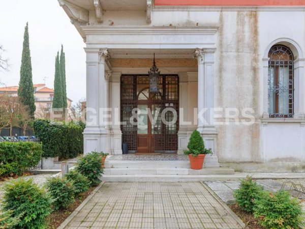 appartamento in vendita a Venezia in zona Lido di Venezia