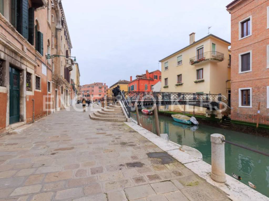 appartamento in vendita a Venezia in zona Sestiere Dorsoduro
