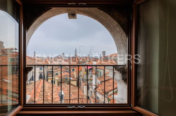 appartamento in vendita a Venezia in zona Sestiere San Polo