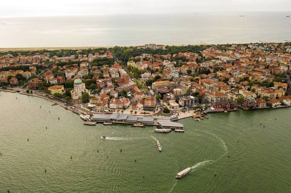 appartamento in vendita a Venezia in zona Lido di Venezia