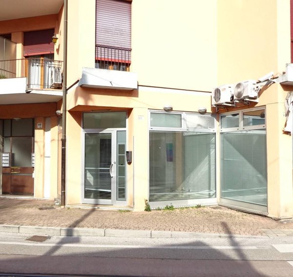 negozio in vendita a Venezia in zona Mestre