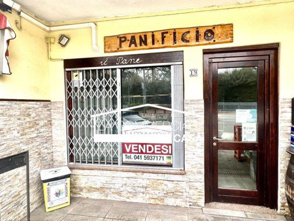 negozio in vendita a Venezia in zona Mestre