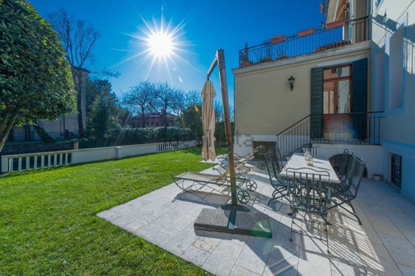 casa indipendente in vendita a Venezia in zona Lido di Venezia