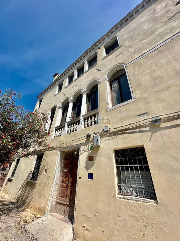 casa indipendente in vendita a Venezia in zona Sestiere Cannaregio