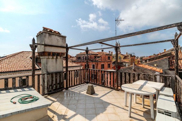 casa semindipendente in vendita a Venezia in zona Sestiere Cannaregio