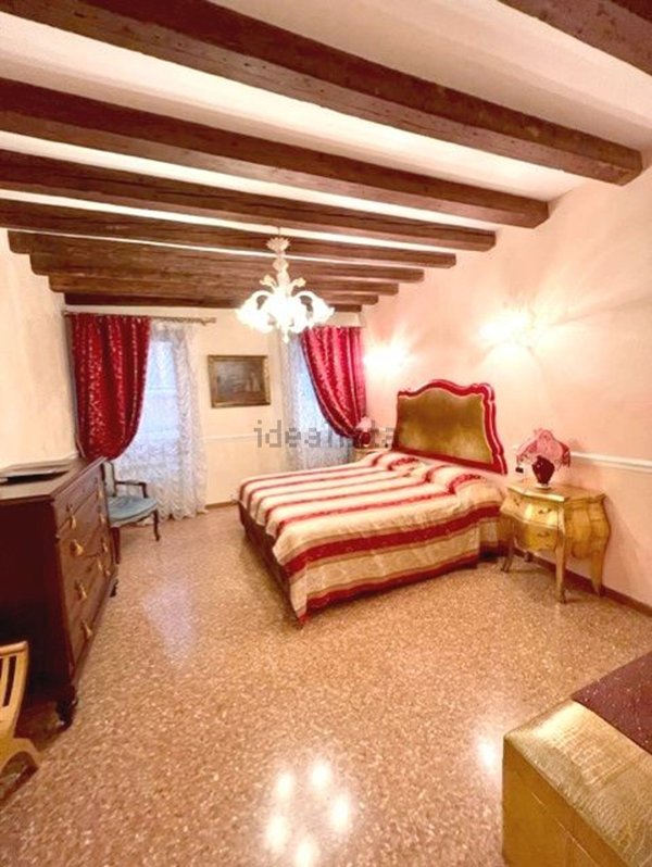 appartamento in vendita a Venezia in zona Murano