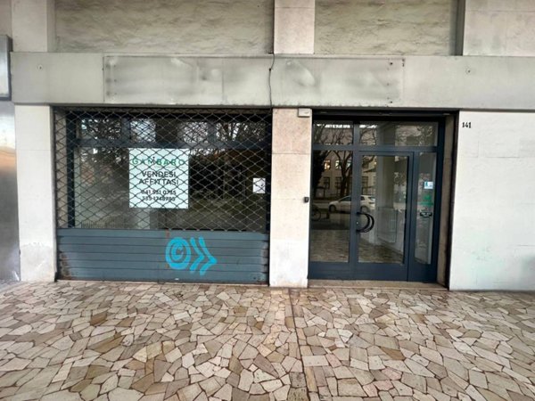 negozio in vendita a Venezia in zona Marghera