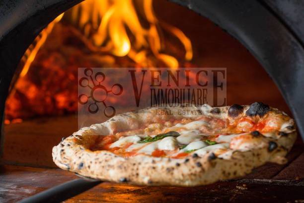 negozio in vendita a Venezia in zona Carpenedo