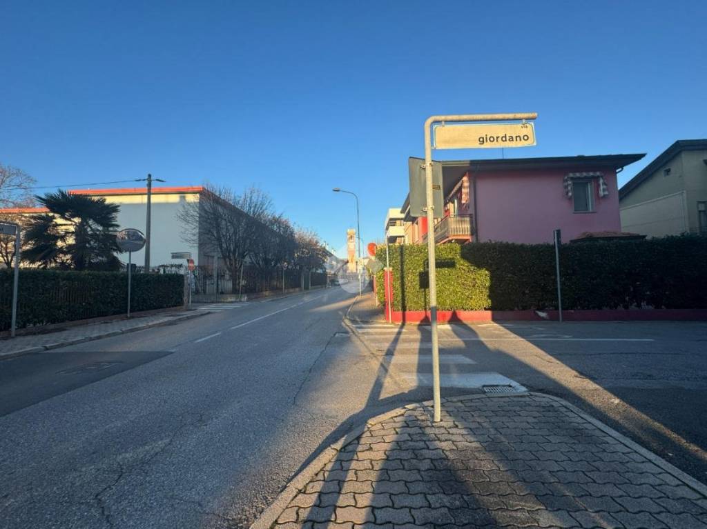 negozio in vendita a Venezia in zona Zelarino