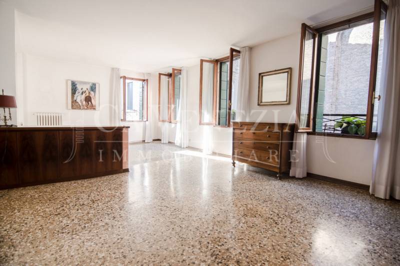 appartamento in vendita a Venezia in zona Sestiere Santa Croce