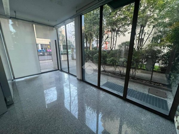 negozio in vendita a Venezia in zona Mestre