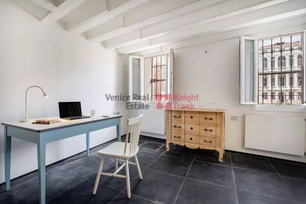 appartamento in vendita a Venezia in zona Sestiere Dorsoduro