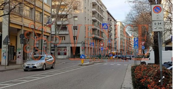 negozio in vendita a Venezia in zona Mestre