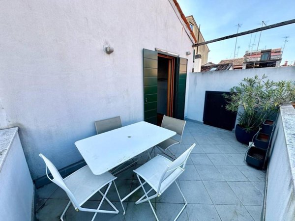 casa indipendente in vendita a Venezia in zona Sestiere Castello