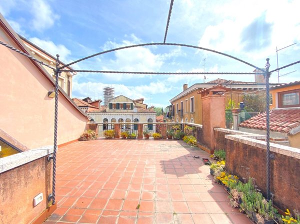 casa indipendente in vendita a Venezia in zona Sestiere Castello