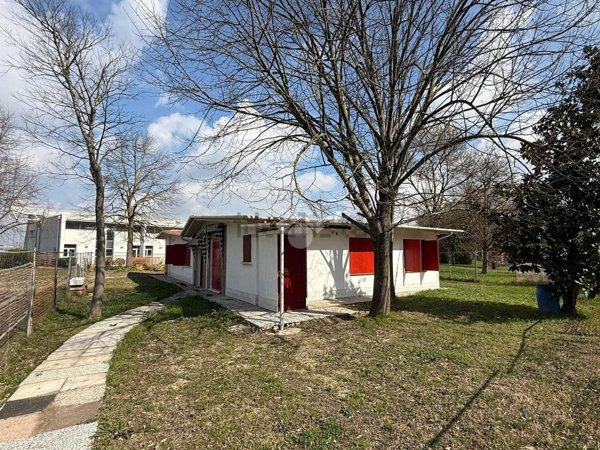 locale di sgombero in vendita a Venezia in zona Zelarino