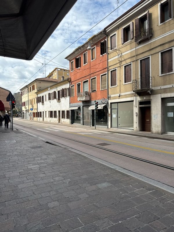 negozio in vendita a Venezia in zona Mestre