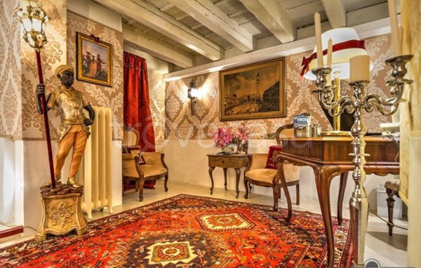 negozio in vendita a Venezia in zona Sestiere San Polo