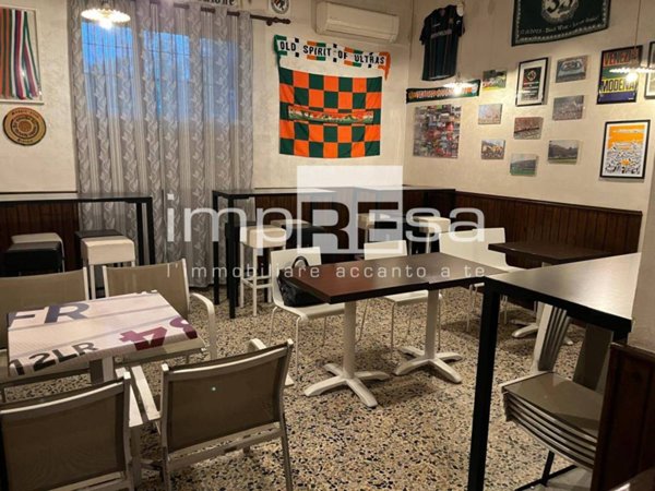 negozio in vendita a Venezia in zona Marghera