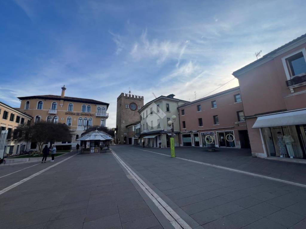 negozio in vendita a Venezia in zona Mestre