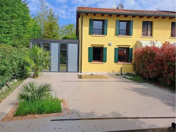casale in vendita a Venezia in zona Favaro Veneto