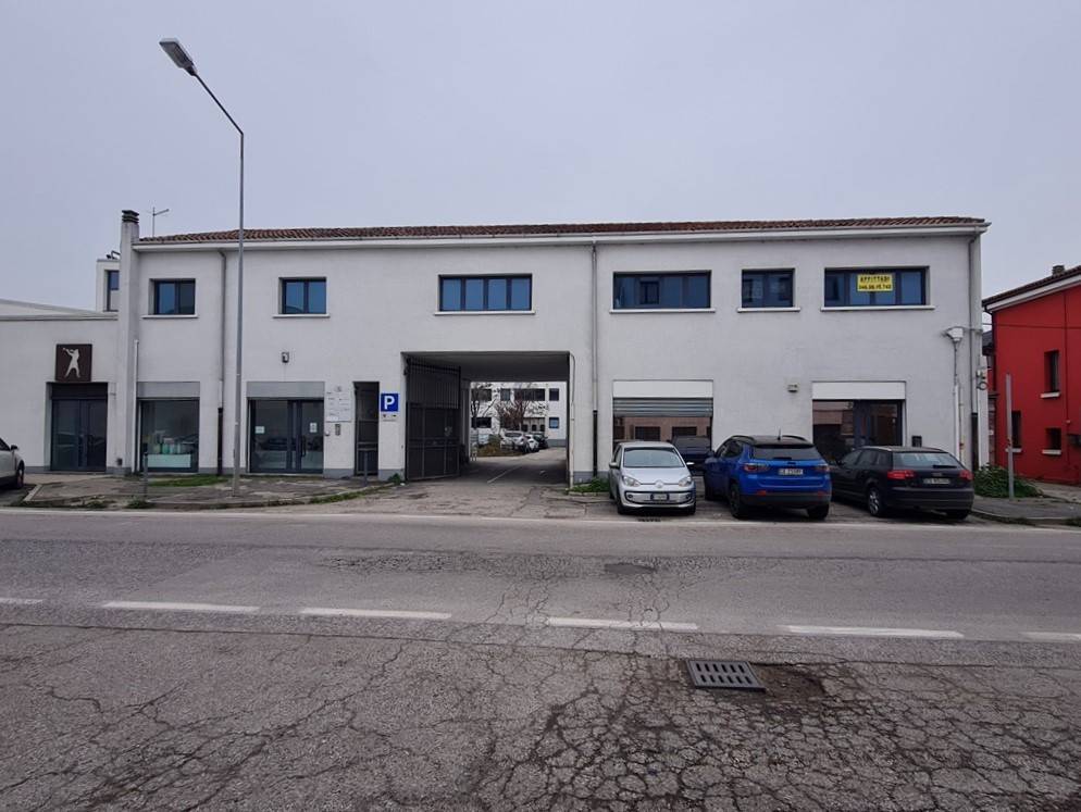 ufficio in vendita a Venezia in zona Marghera