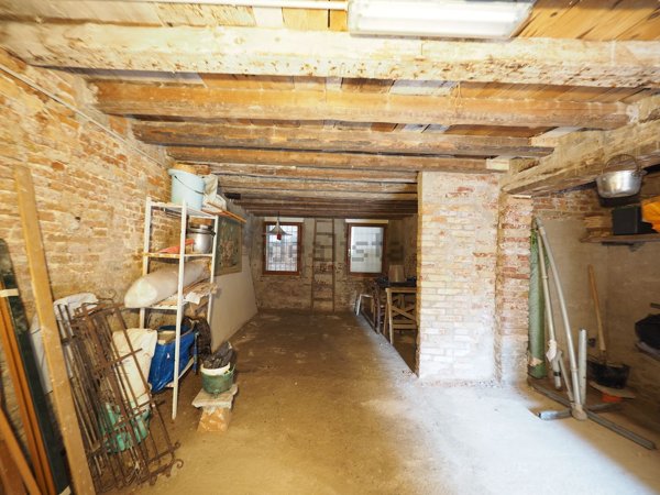 locale di sgombero in vendita a Venezia in zona Sestiere Dorsoduro