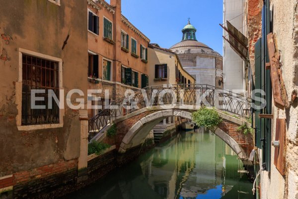 locale di sgombero in vendita a Venezia in zona Sestiere Cannaregio