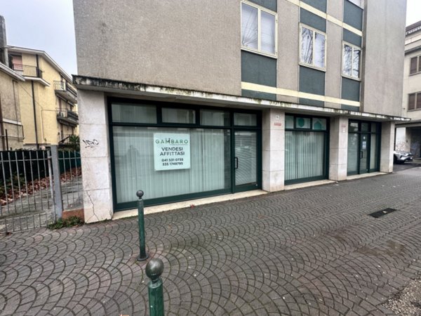 negozio in vendita a Venezia in zona Mestre