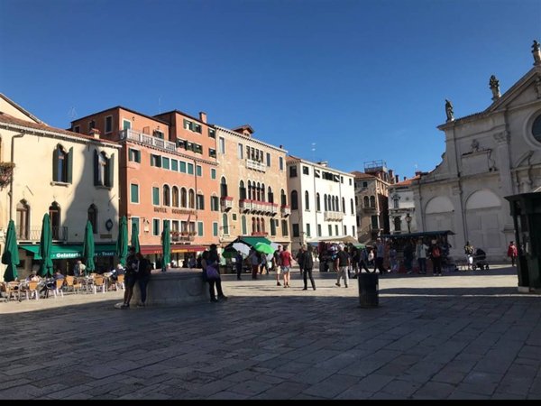 negozio in vendita a Venezia in zona Mestre