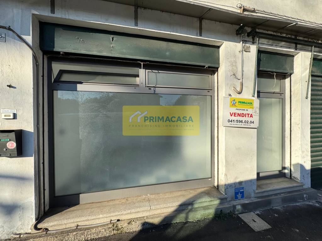 negozio in vendita a Venezia in zona Marghera