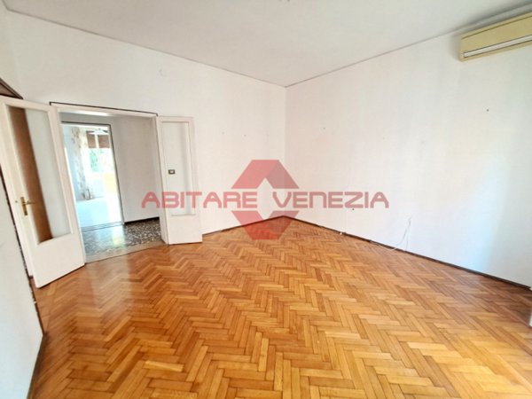 appartamento in vendita a Venezia in zona Lido di Venezia