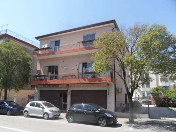 negozio in vendita a Venezia in zona Marghera