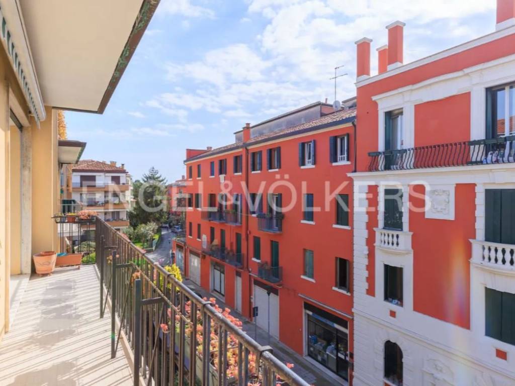 appartamento in vendita a Venezia in zona Lido di Venezia