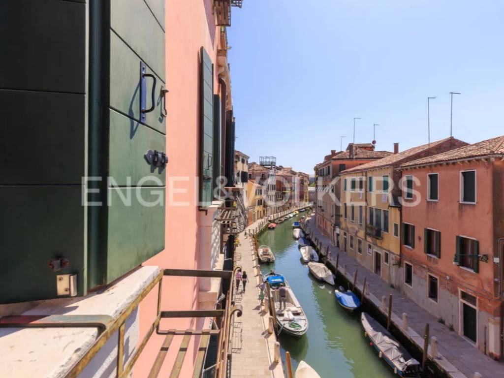 appartamento in vendita a Venezia in zona Sestiere Dorsoduro