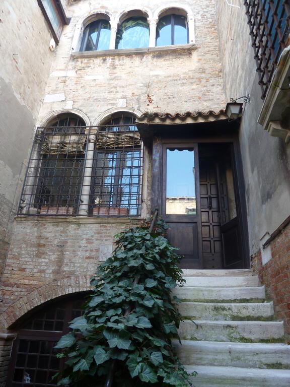 appartamento in vendita a Venezia in zona Sestiere Dorsoduro
