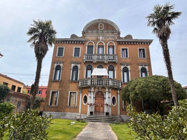 appartamento in vendita a Venezia in zona Murano